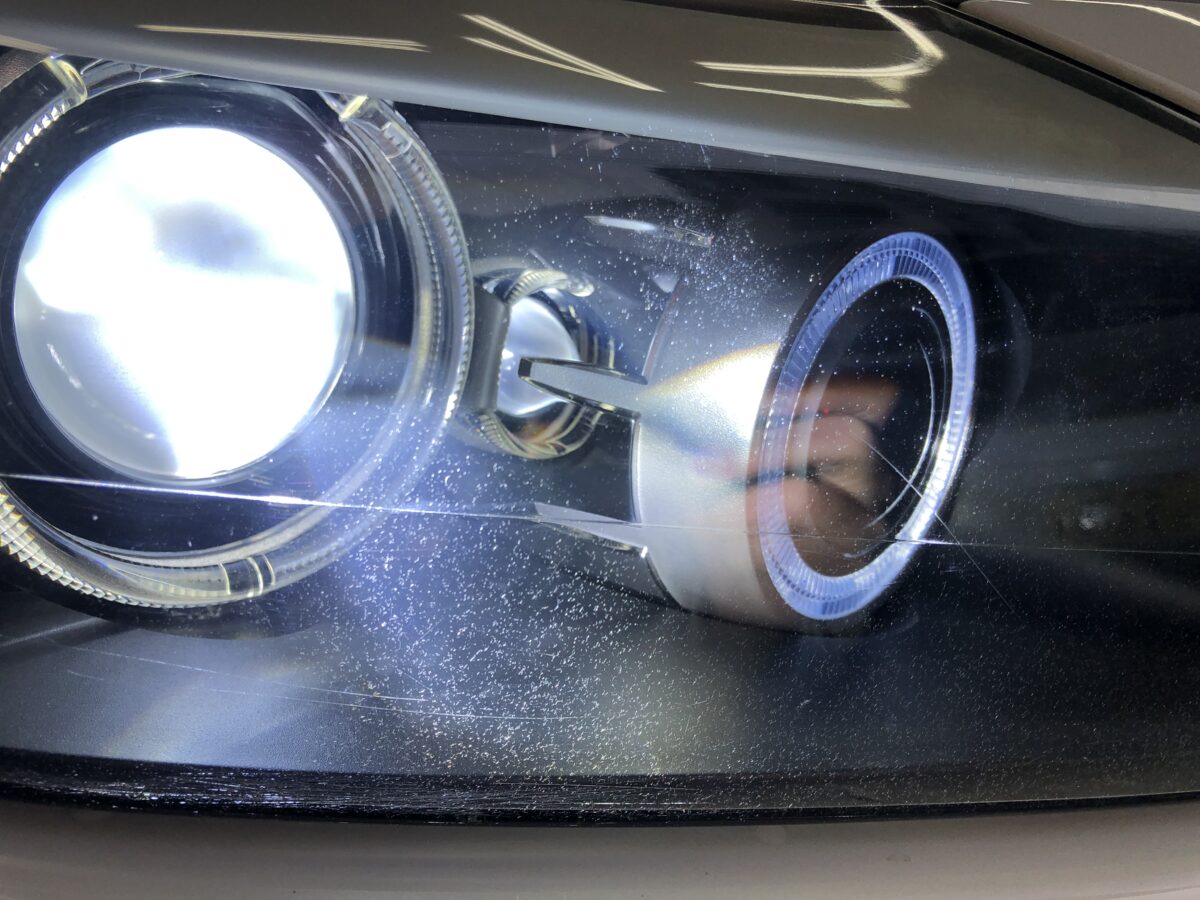 BMWZ4　ライト点灯時のクラック