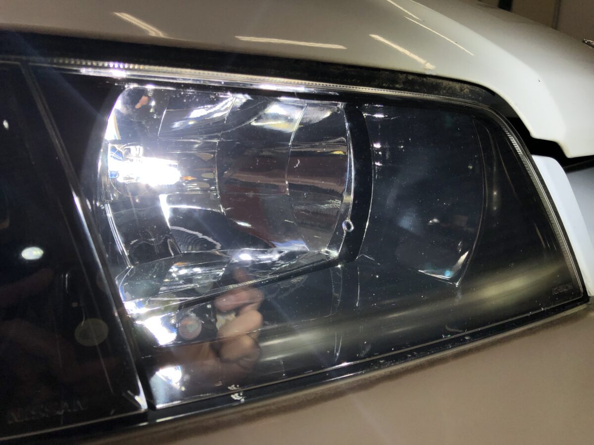 R33スカイライン　ヘッドライトクラック除去出来ます。