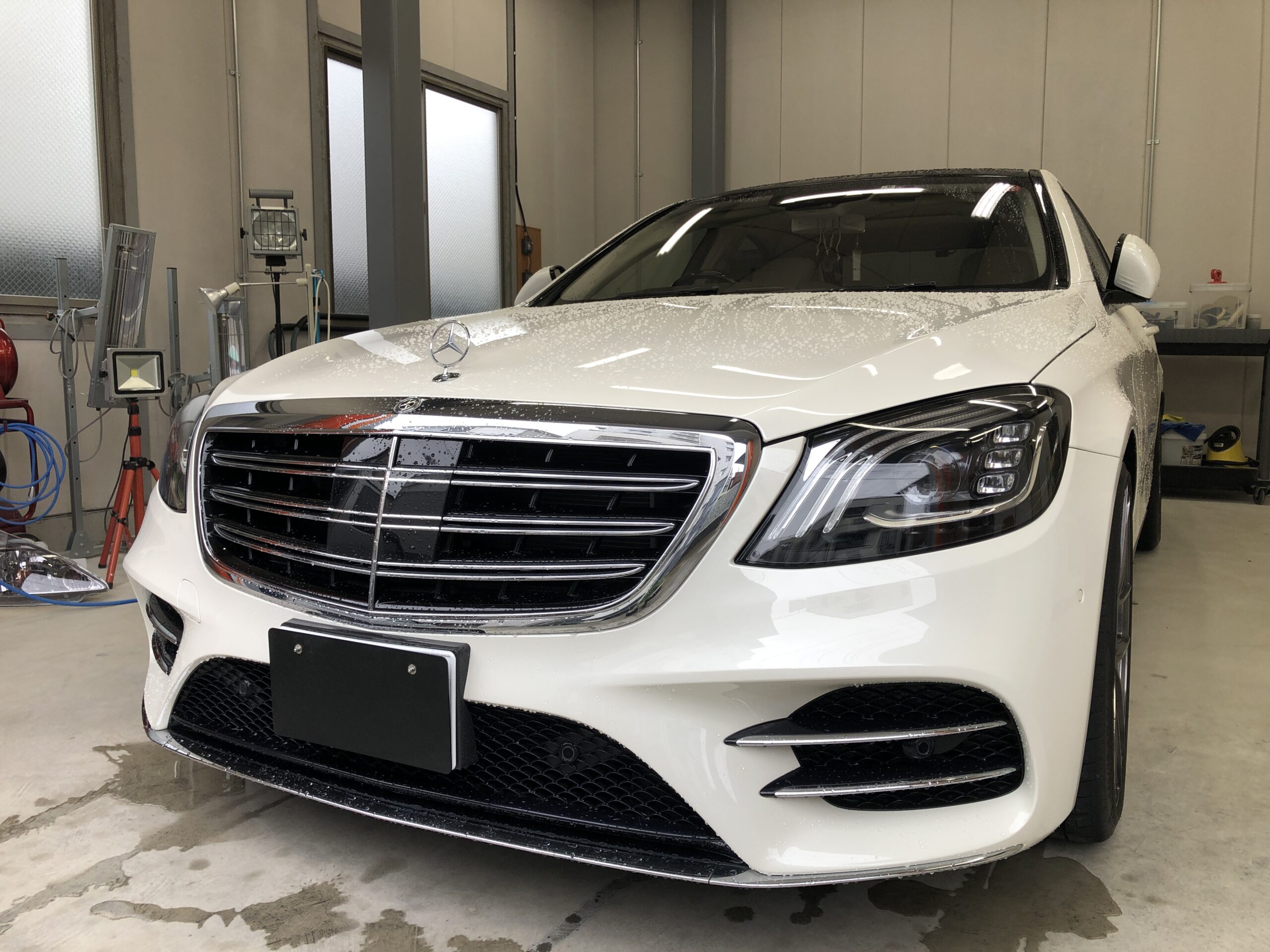 殆どのクラックは内部では無く、除去出来ます。ベンツ Sクラス