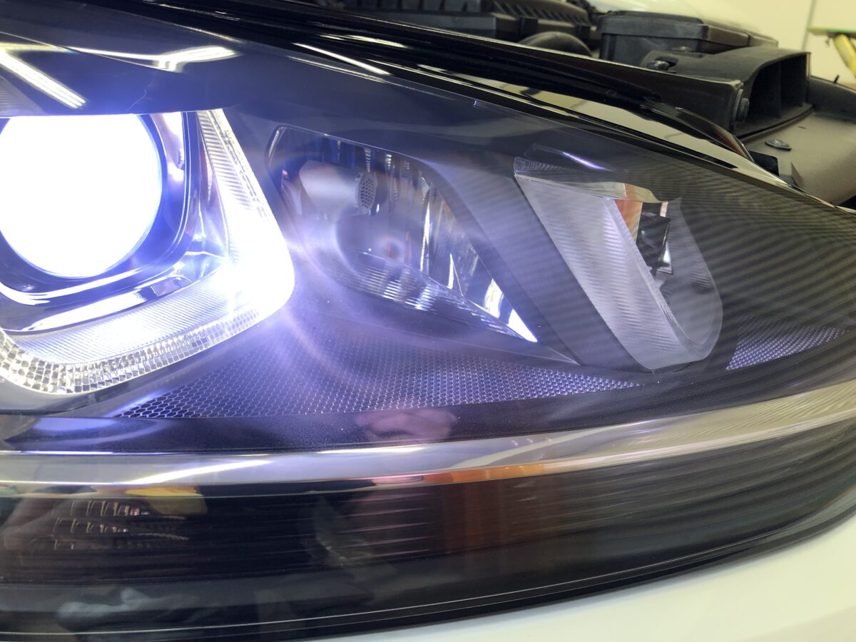 ゴルフ7のヘッドライトリペア後のライト点灯時