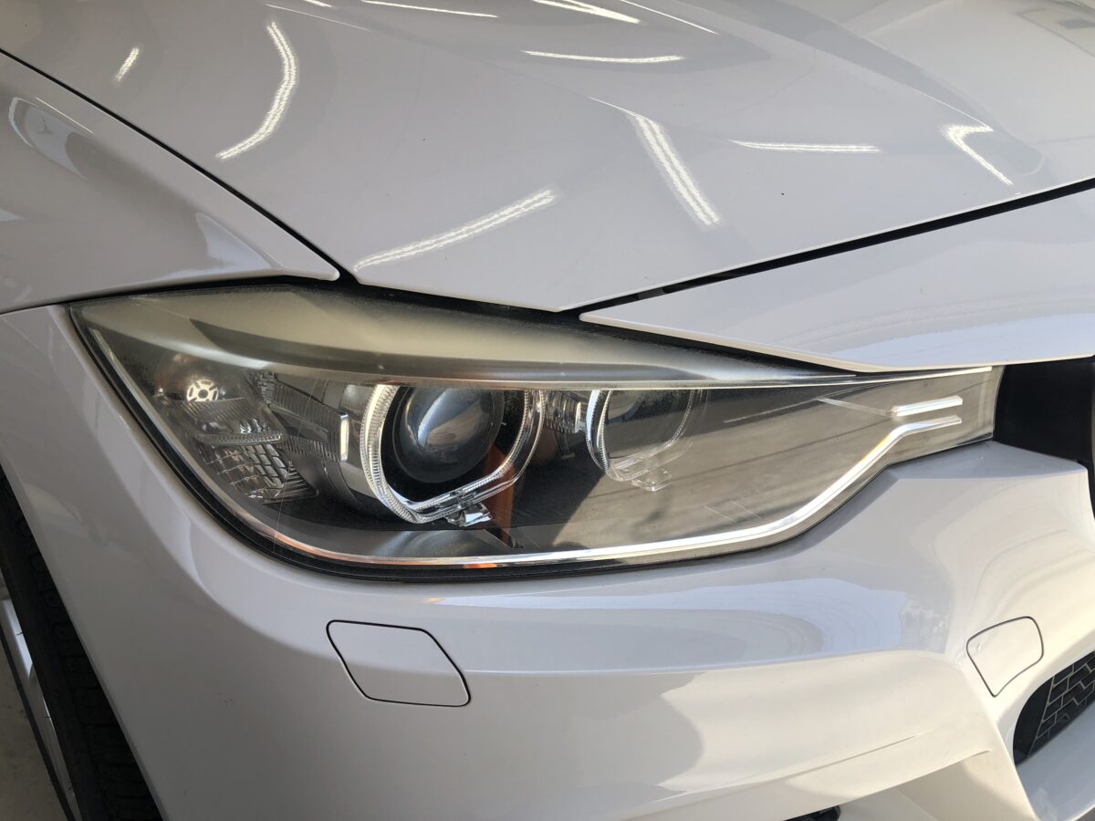 BMWF30　ヘッドライトリペア前