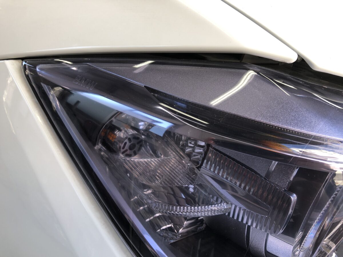 BMWF30　ヘッドライト磨き後にPPF施工