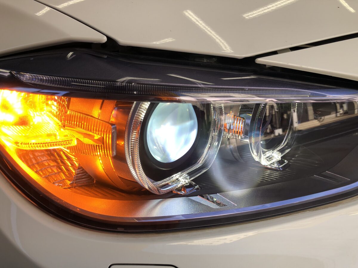 BMWF30　ヘッドライトリペア後のライト点灯時