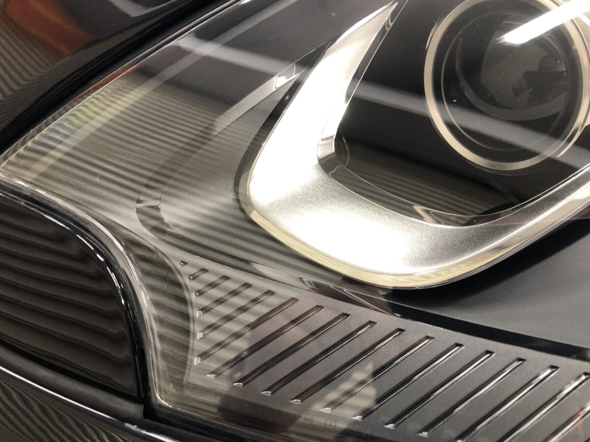 ポルシェマカンのヘッドライトリペア後にPPF施工