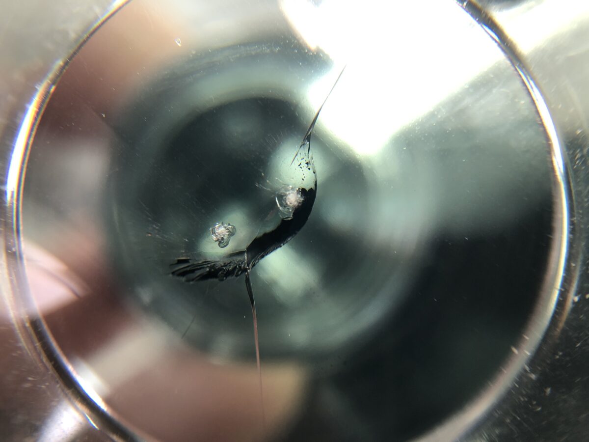 スバルアウトバック　フロントガラスの飛び石傷修理