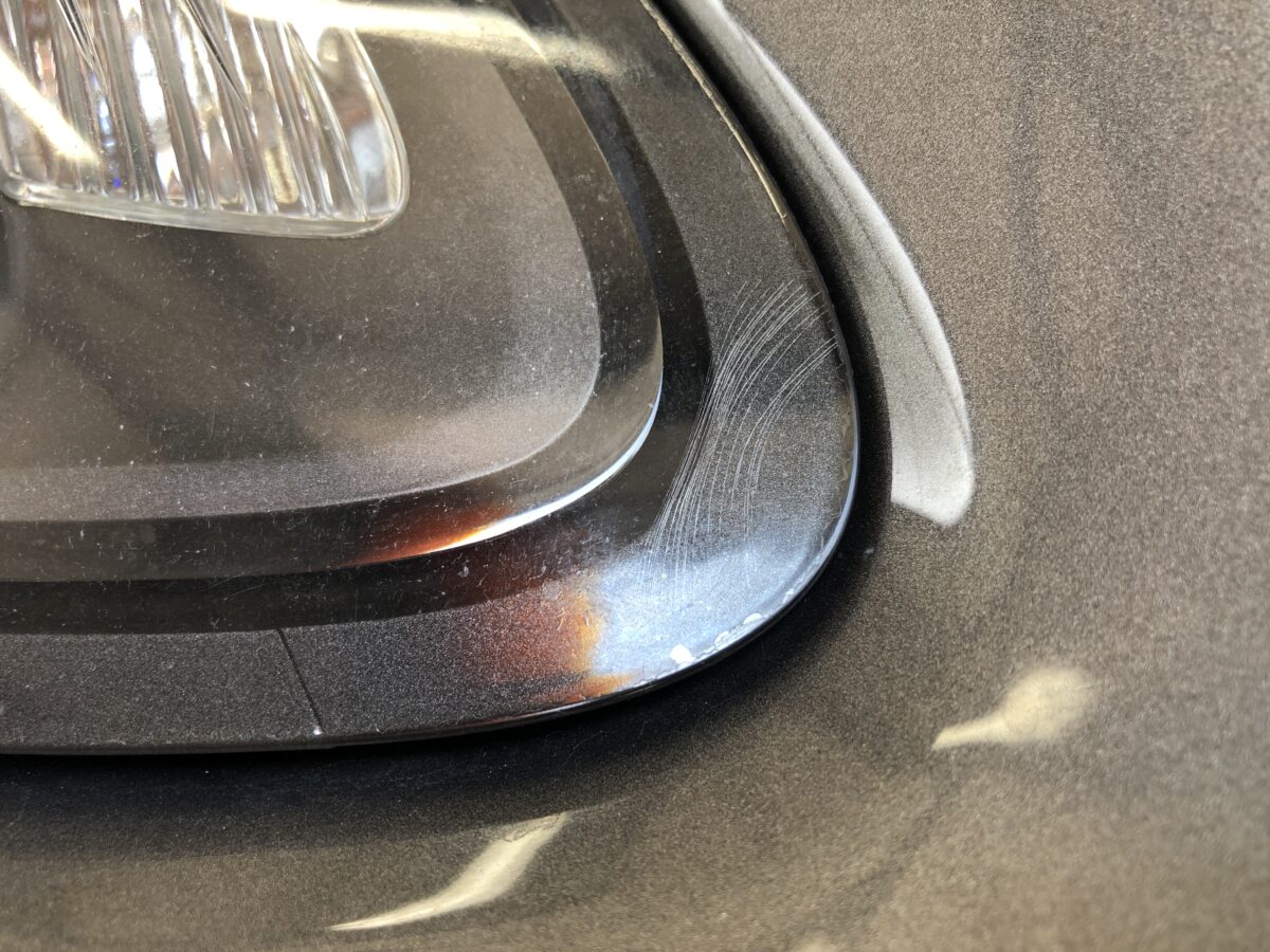 ポルシェ981ケイマン ヘッドライトのひび割れ
