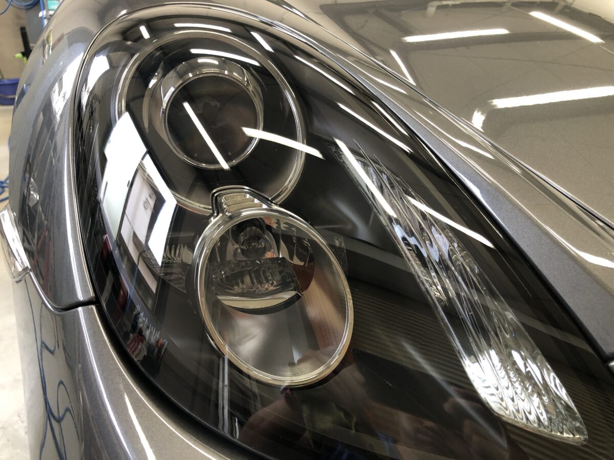 ポルシェ981ケイマン ヘッドライトプロテクションフィルム施工後