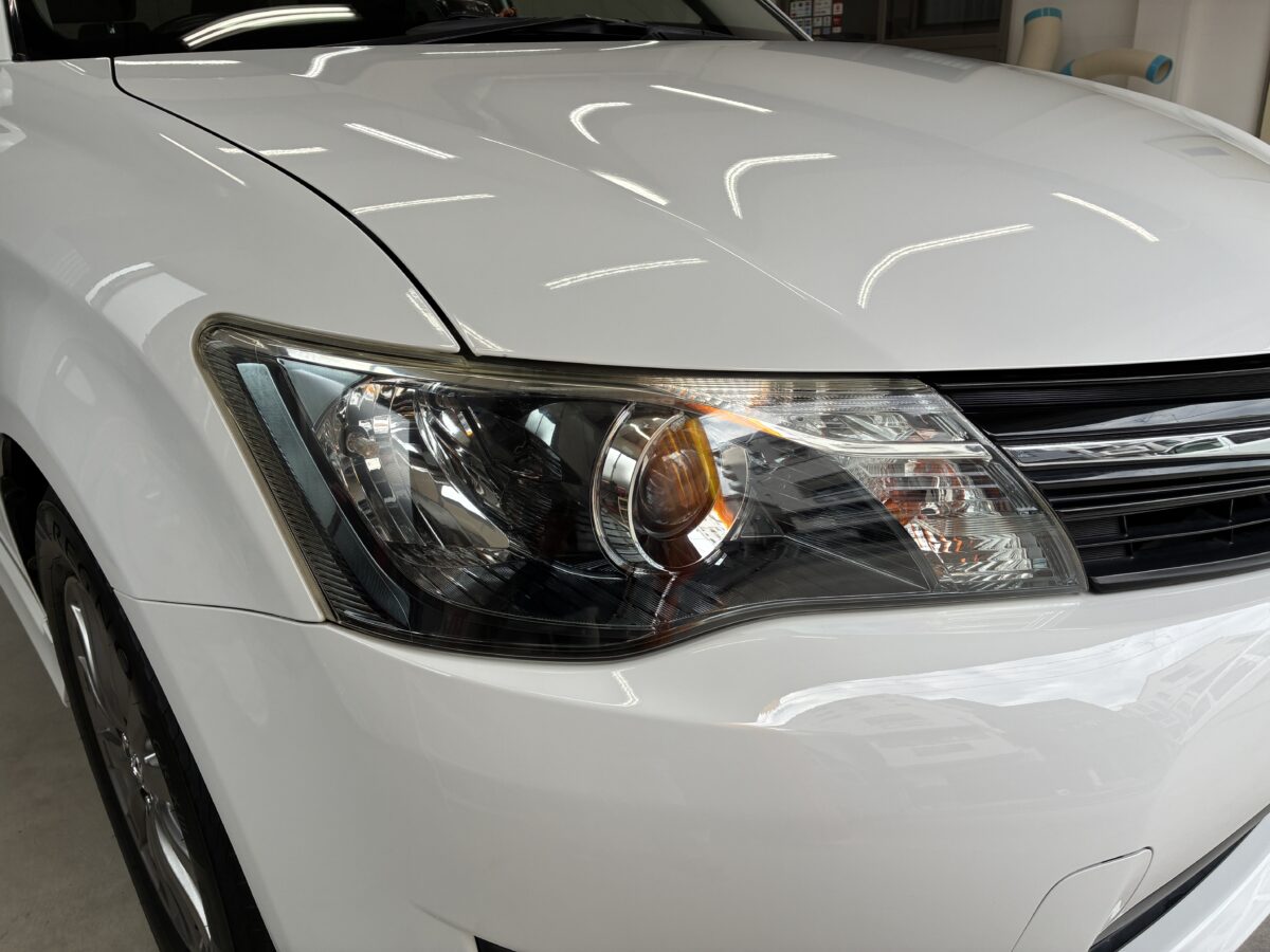 カローラフィールダー　ヘッドライト磨きの再施工のご依頼