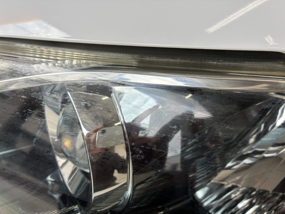 前回施工のヘッドライトUVコートの経年による剥がれ
