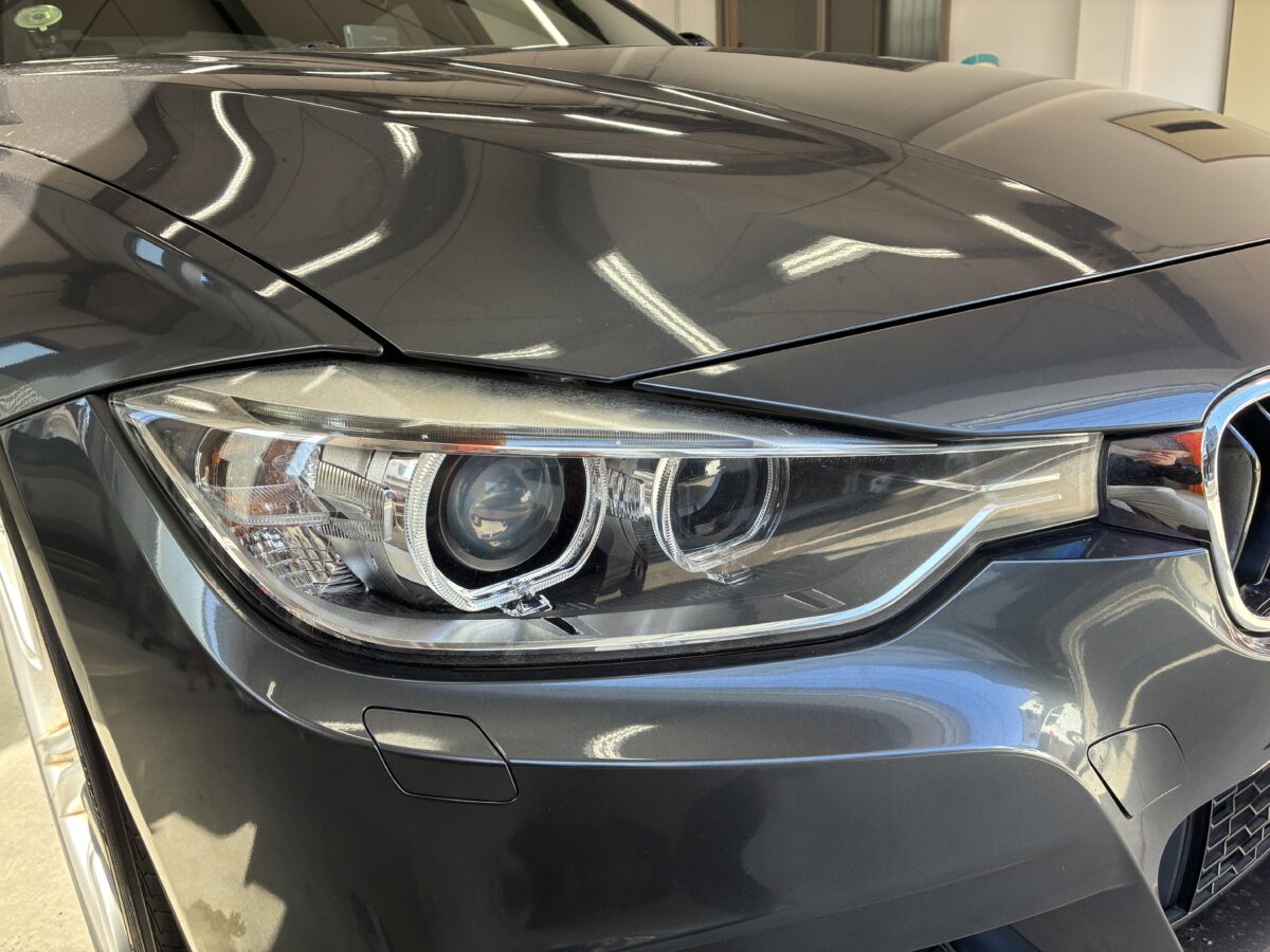 BMW3シリーズ　ヘッドライトリペア作業前