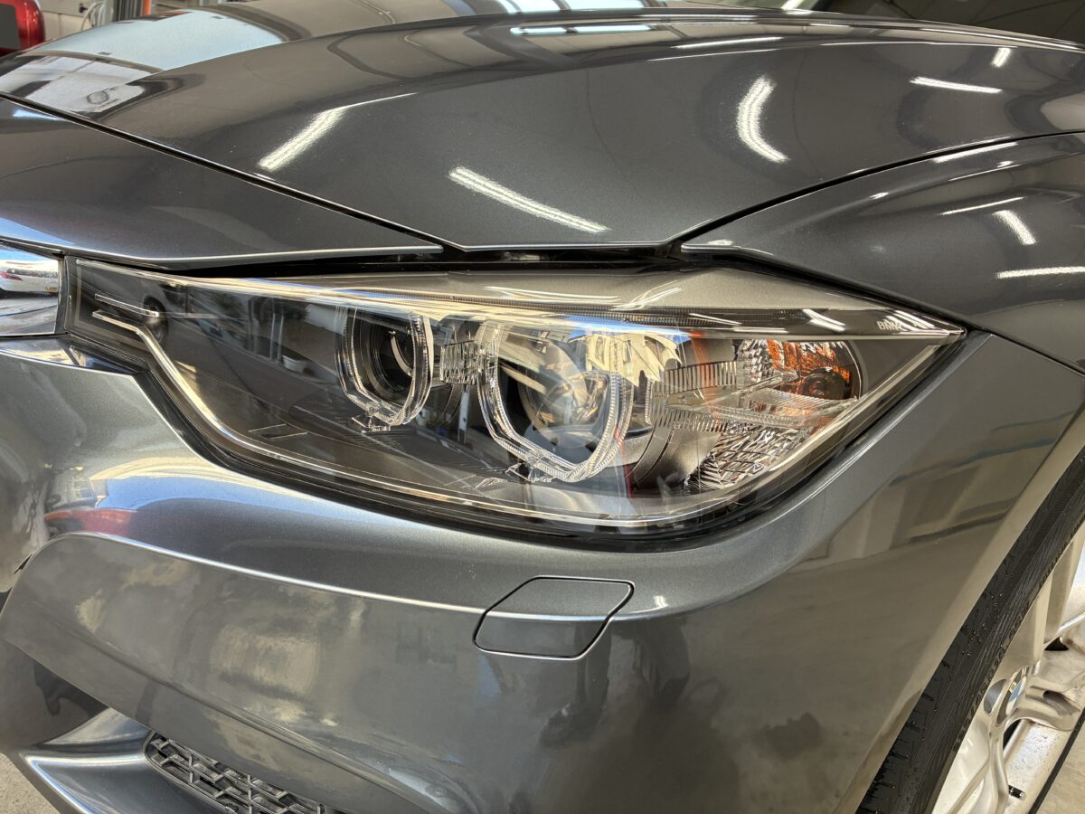 BMW(F30)　ヘッドライトリペア、プロテクションフィルム施工