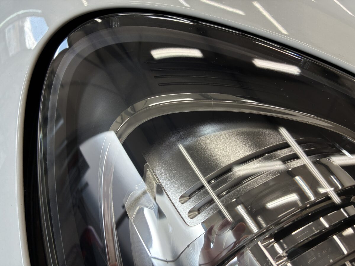 ポルシェマカンのヘッドライト磨きのリカバリー後