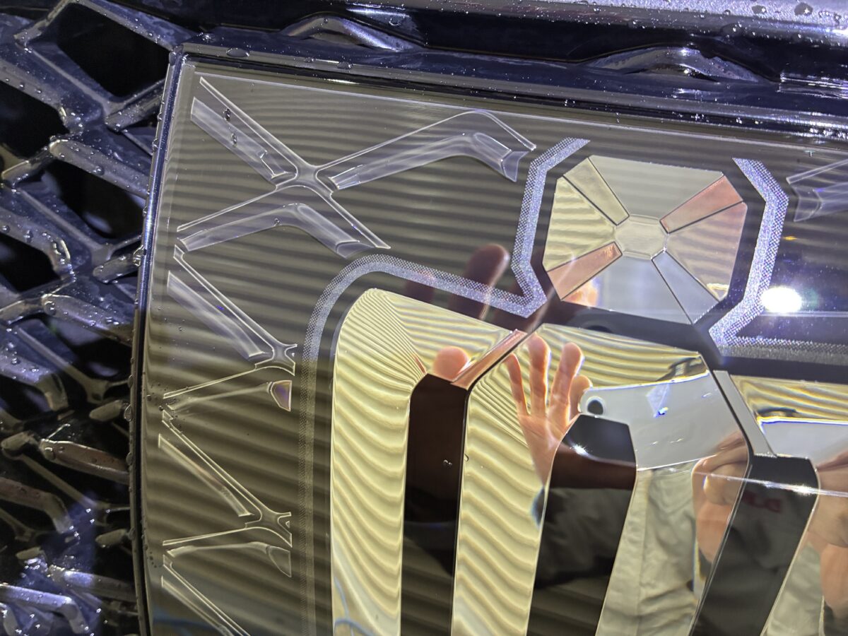 プリクラッシュエンブレム磨き、プロテクションフィルム施工