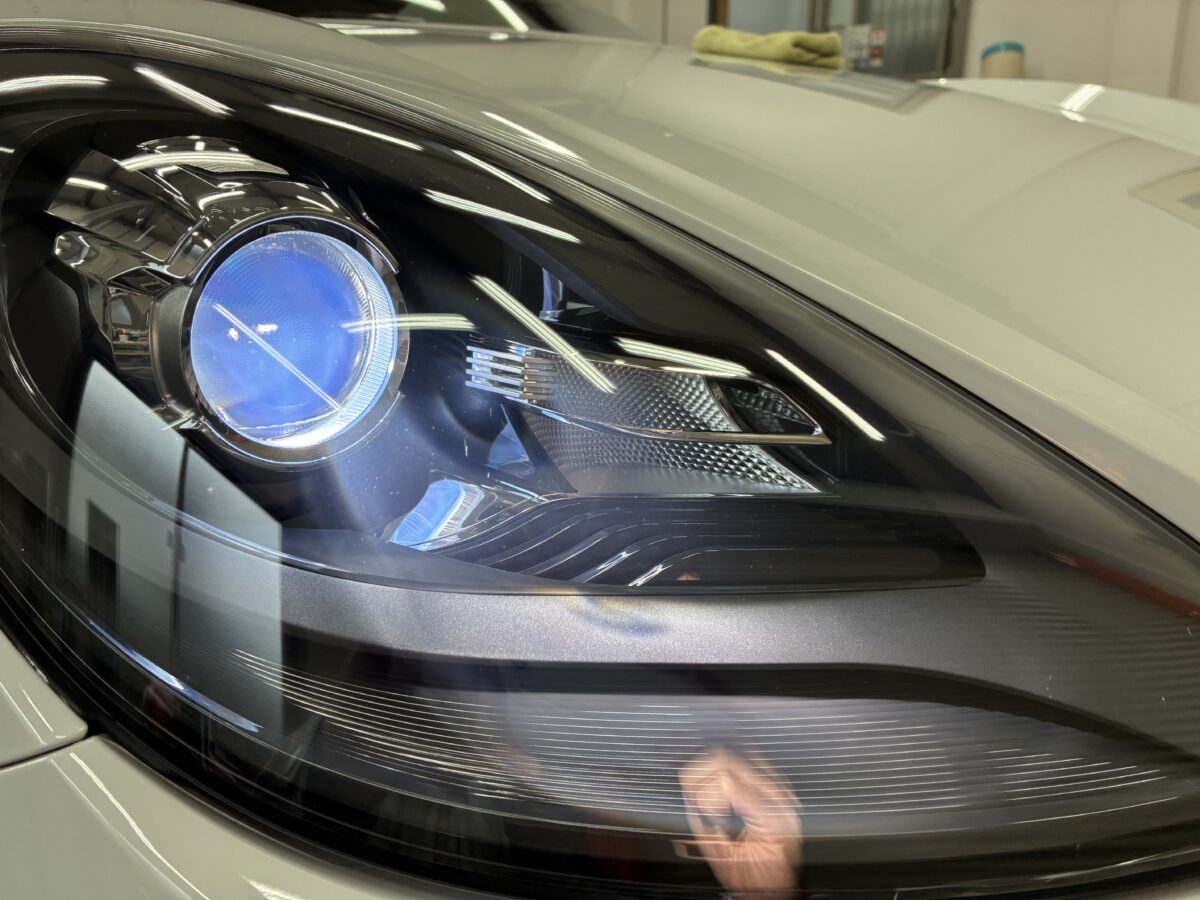 ポルシェ718ボクスター　ヘッドライトリペア後のライト点灯時