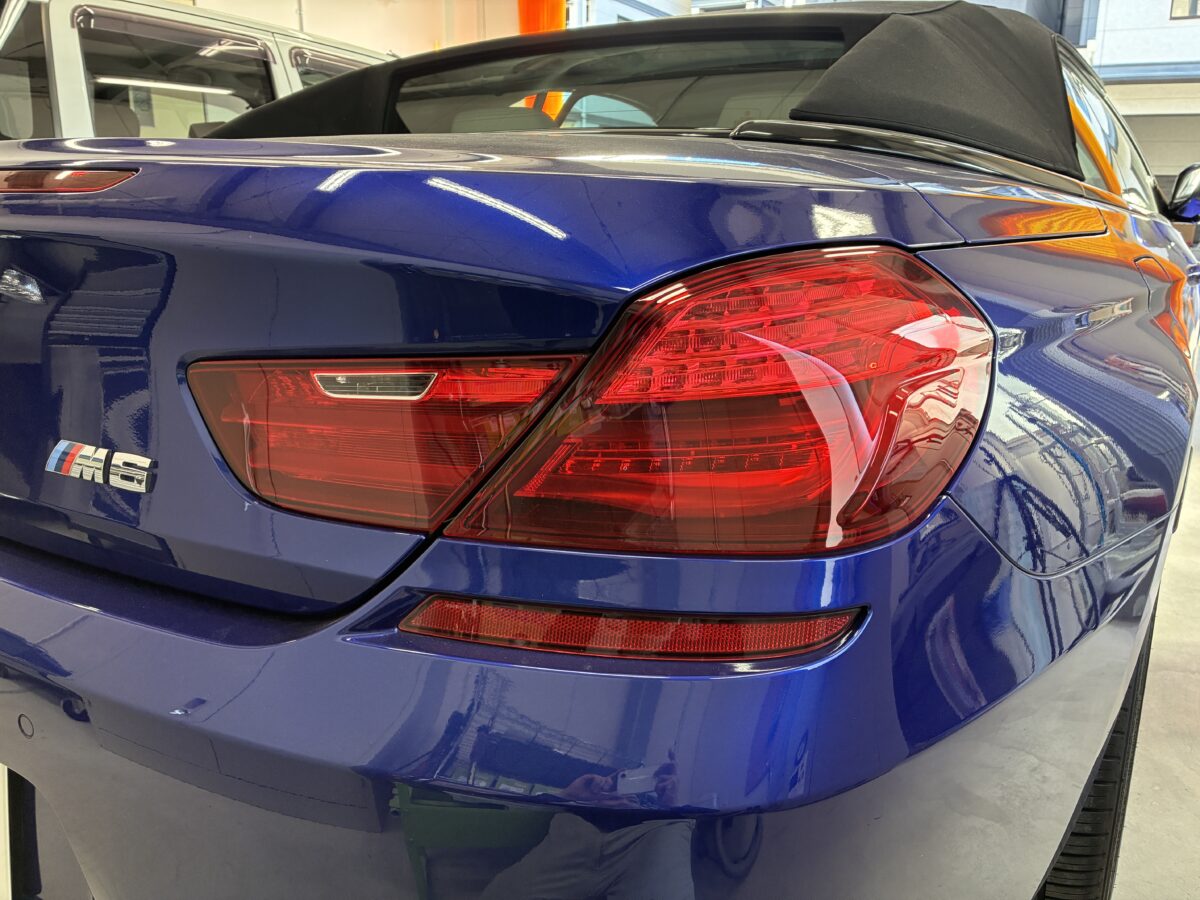 BMWM6　ヘッドライト磨きのご依頼になります。