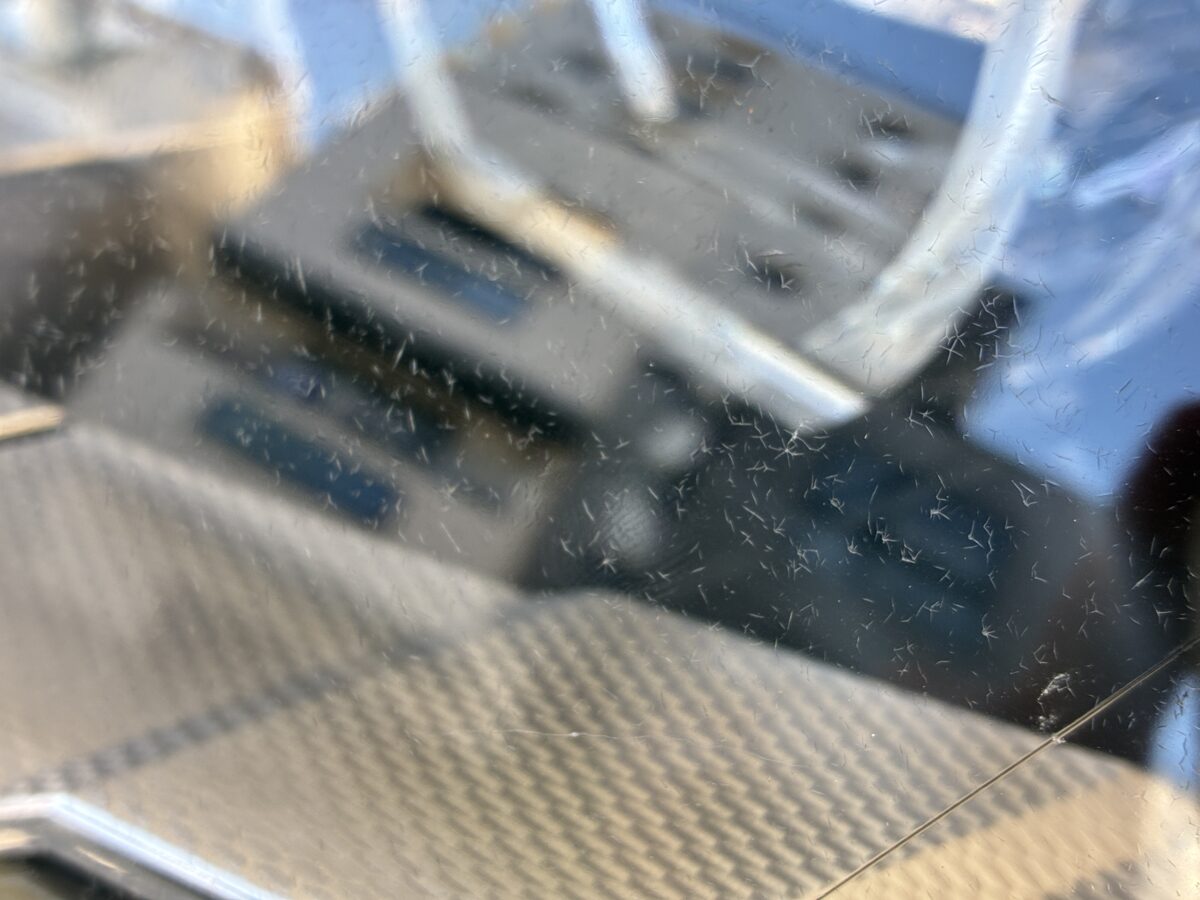 BMWM6　助手席側のヘッドライトのクラック