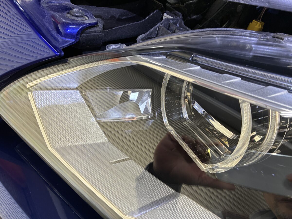 BMWM6カブリオレのヘッドライトリペア作業後