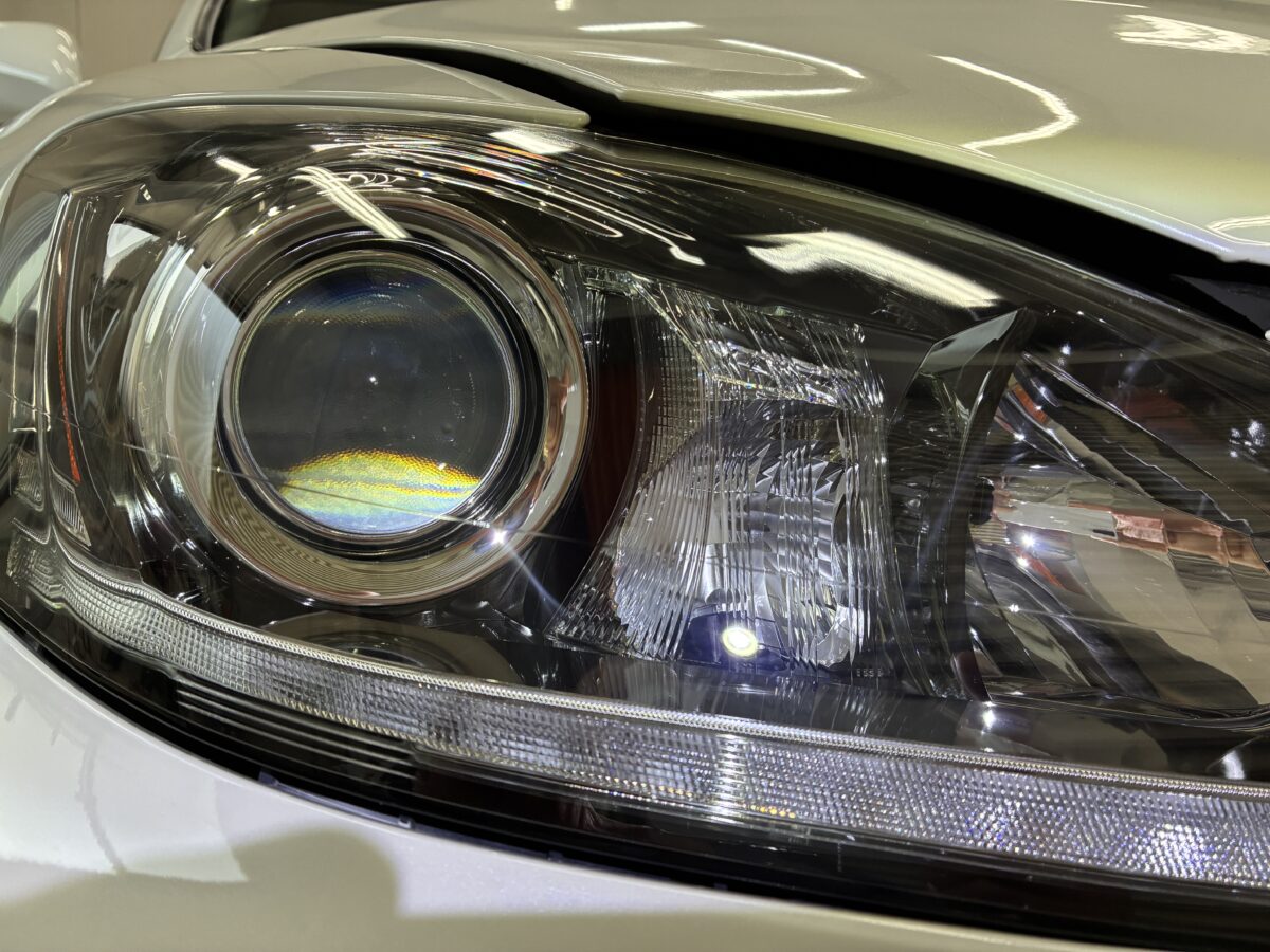 ヘッドライトを新品に交換する前に・・・