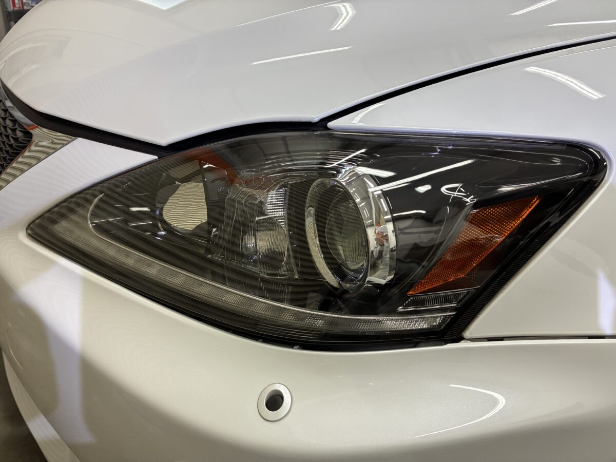 レクサスIS250　ヘッドりライトリペア後