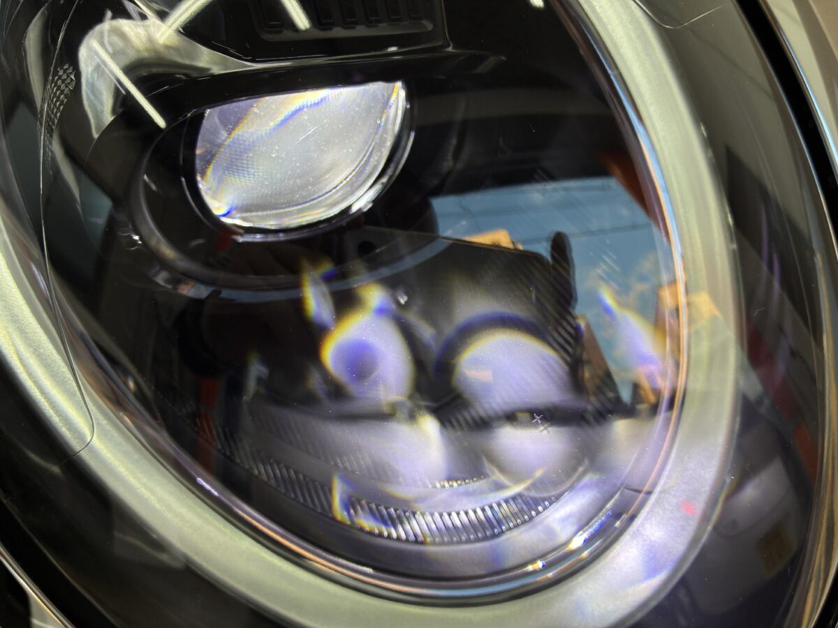 ミニクーパーD　ヘッドライトリペア後