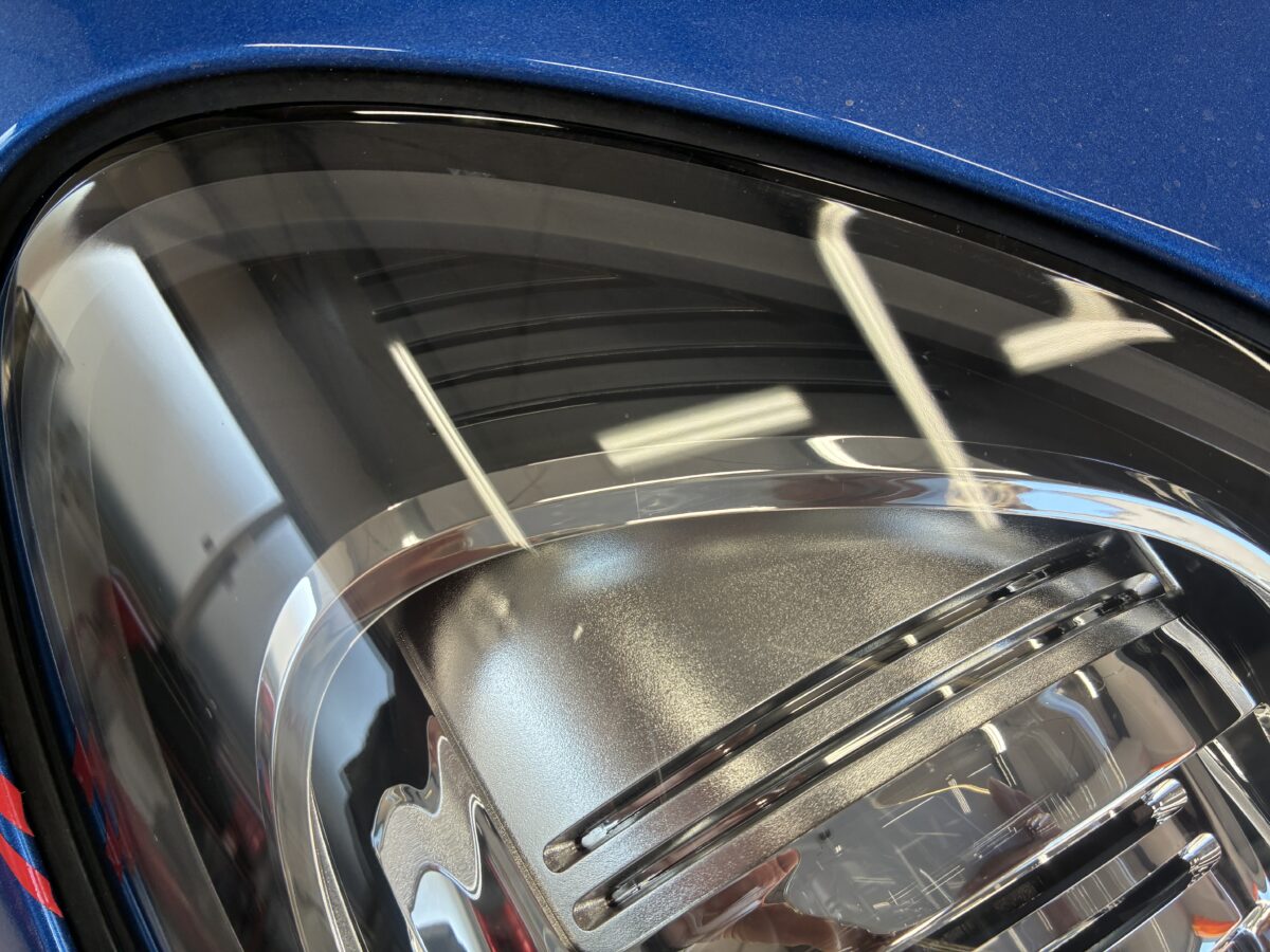 マカンのヘッドライトリペア後