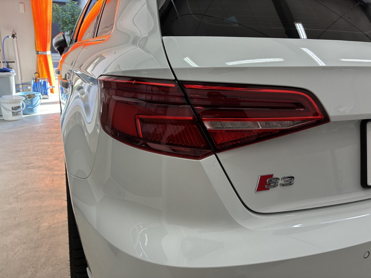 アウディS3 ヘッドライト磨き