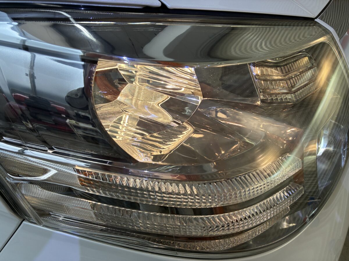 10アルファードのヘッドライトリペア後にプロテクションフィルム施工