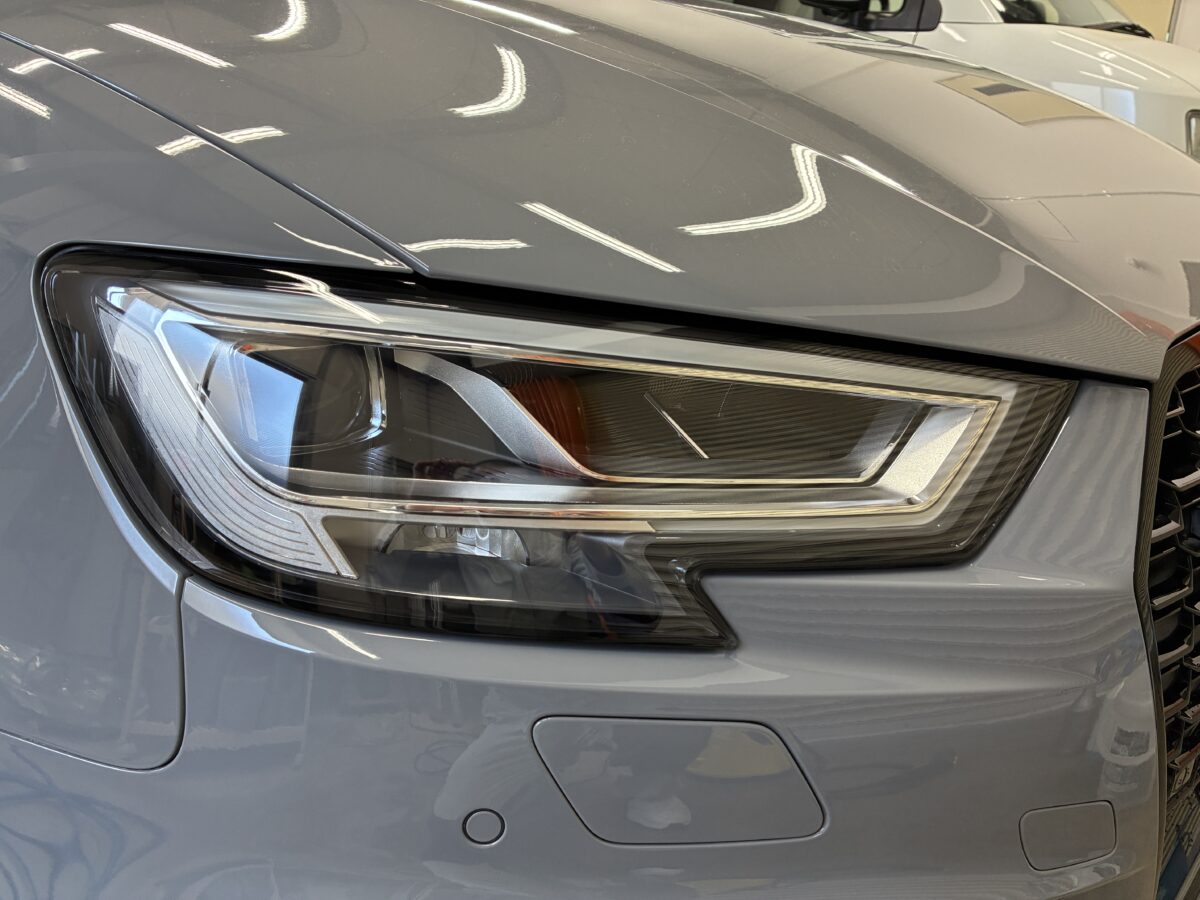 アウディRS3　ヘッドライトリペア後