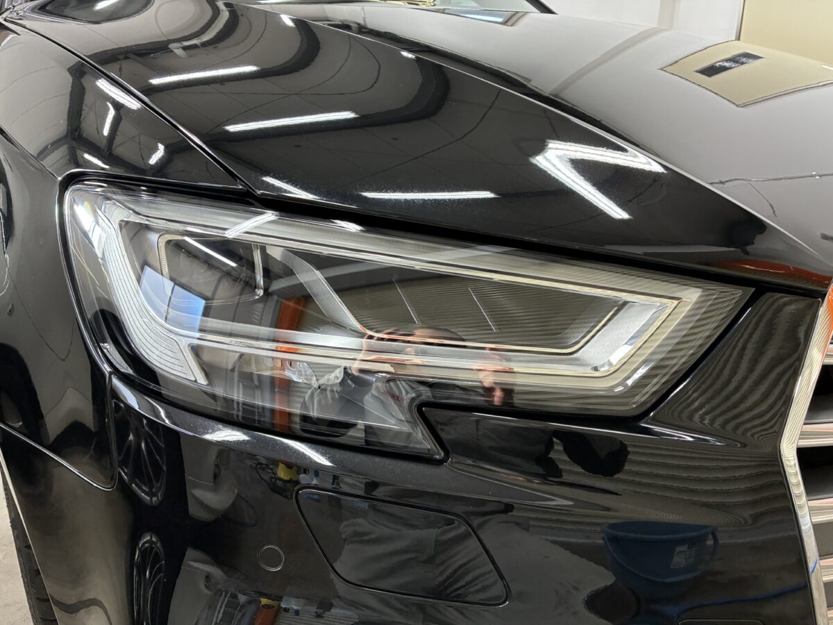 アウディS3のヘッドライトリペア後