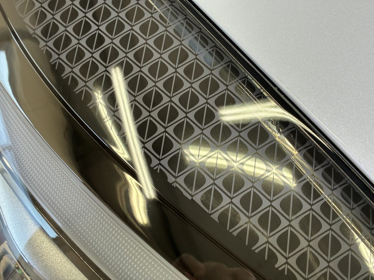 シトロエンDS3のヘッドライト磨き後