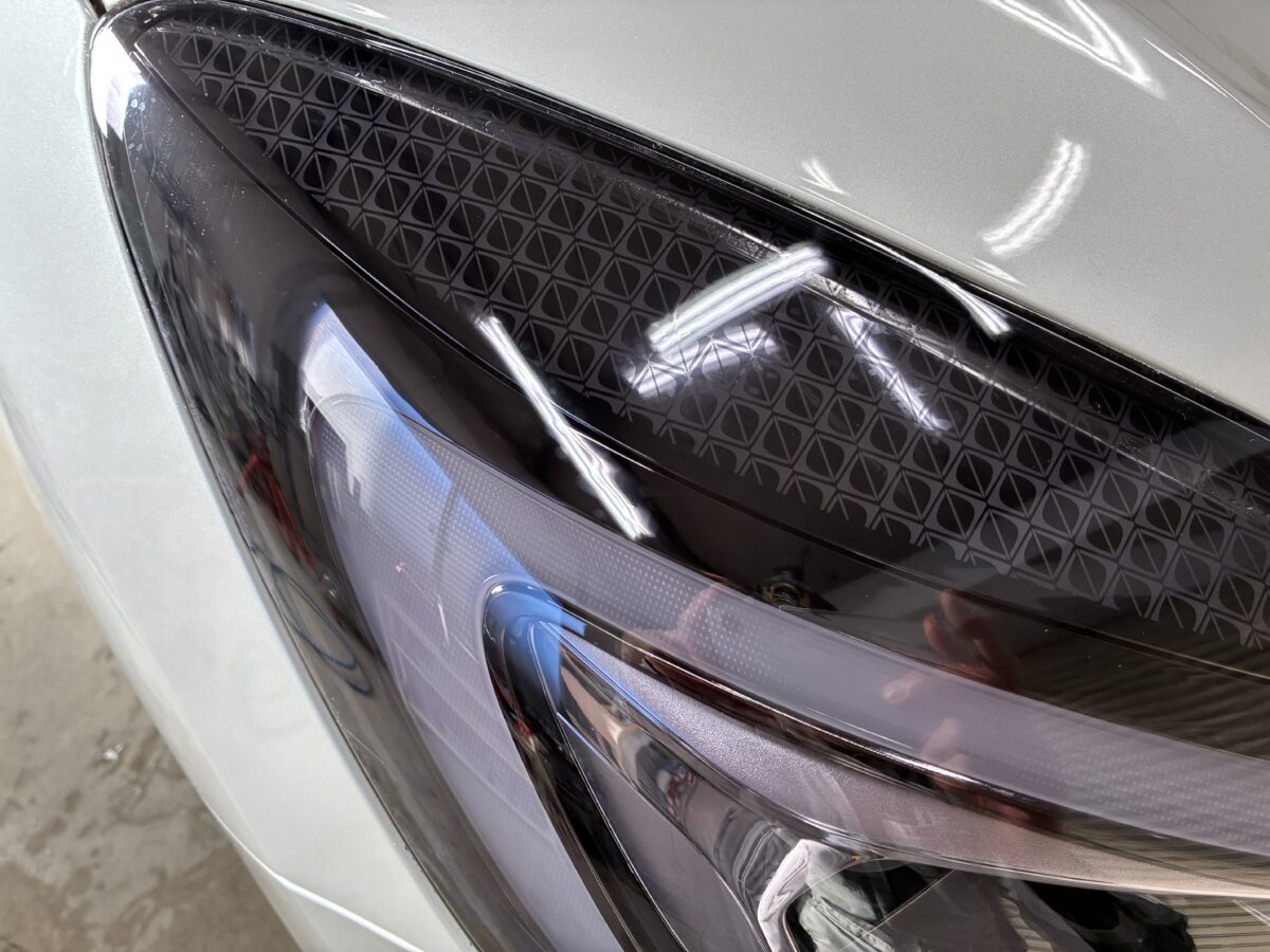 シトロエンDS3　ヘッドライトリペア後にライトスモークプロテクションフィルム施工