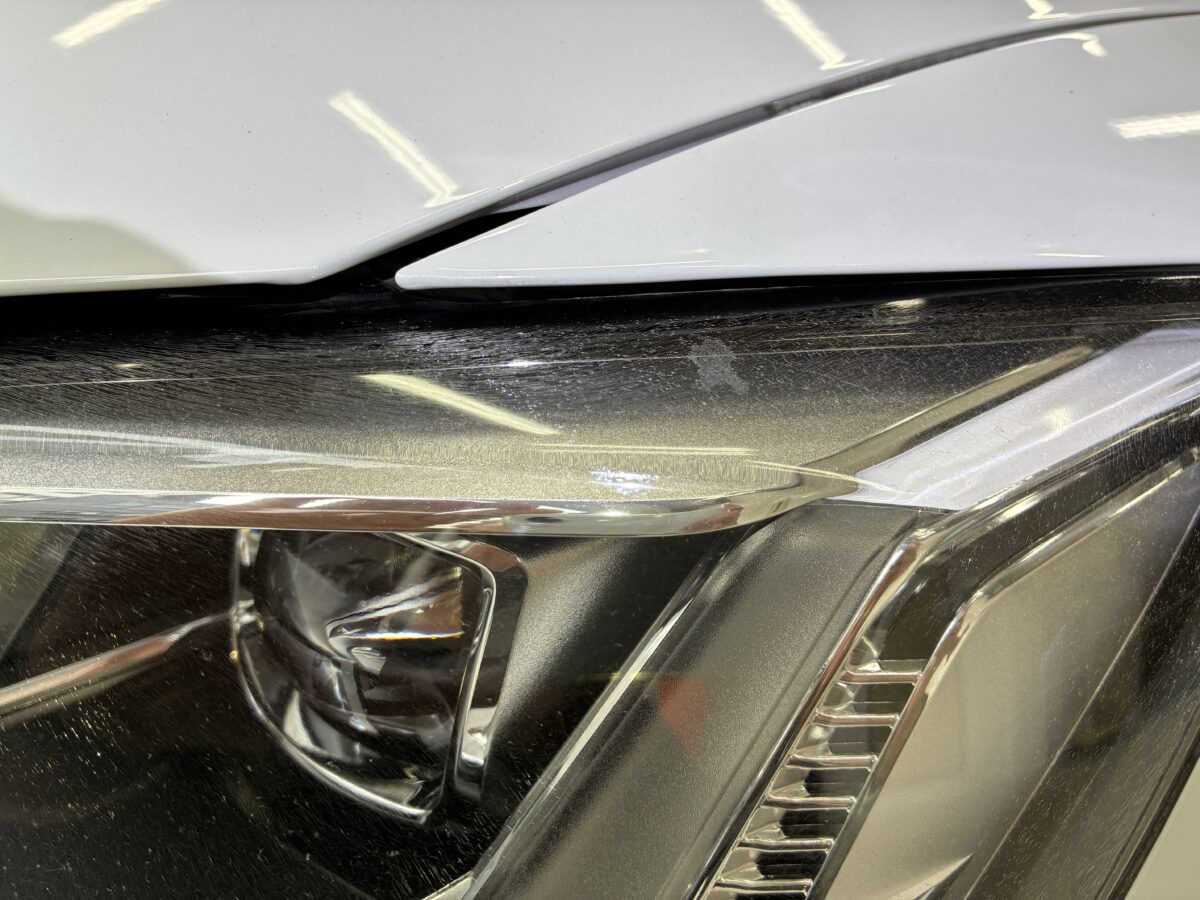 アウディのヘッドライトの経年による劣化