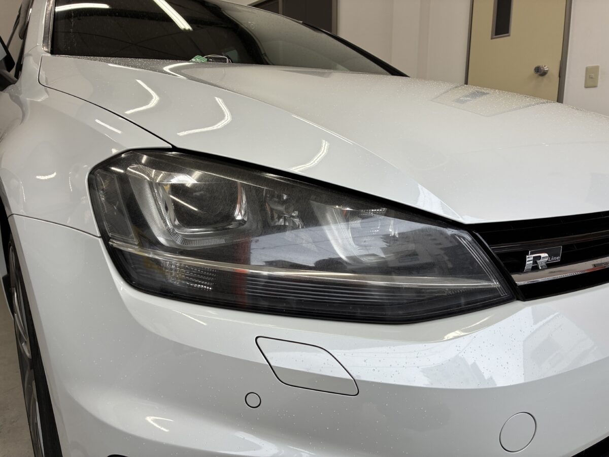 ゴルフ7　ヘッドライト磨き