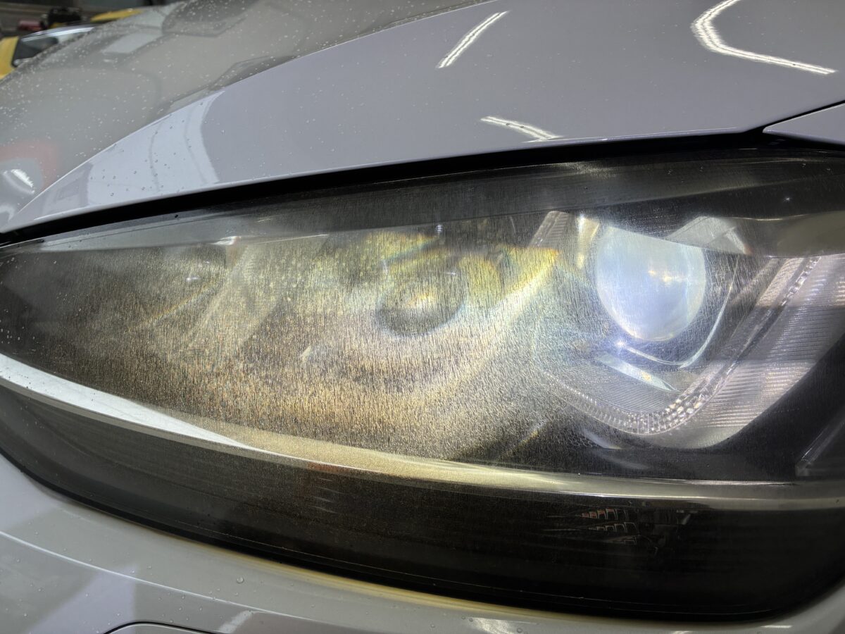 ゴルフ7のヘッドライト磨きのDIＹ後ですが・・・