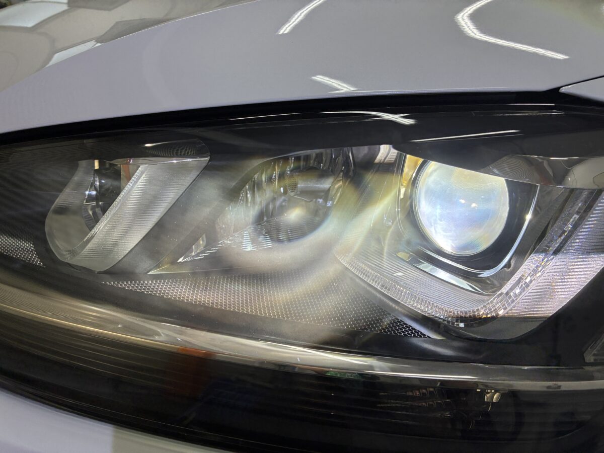 ゴルフ7　ヘッドライト磨きのリカバリー完了。