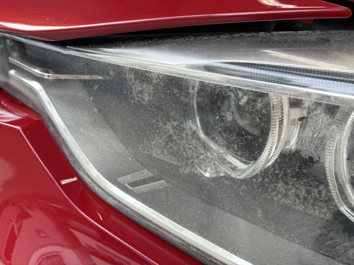 BMWF30　ヘッドライトクラック・ひび割れが進行する事で・・・