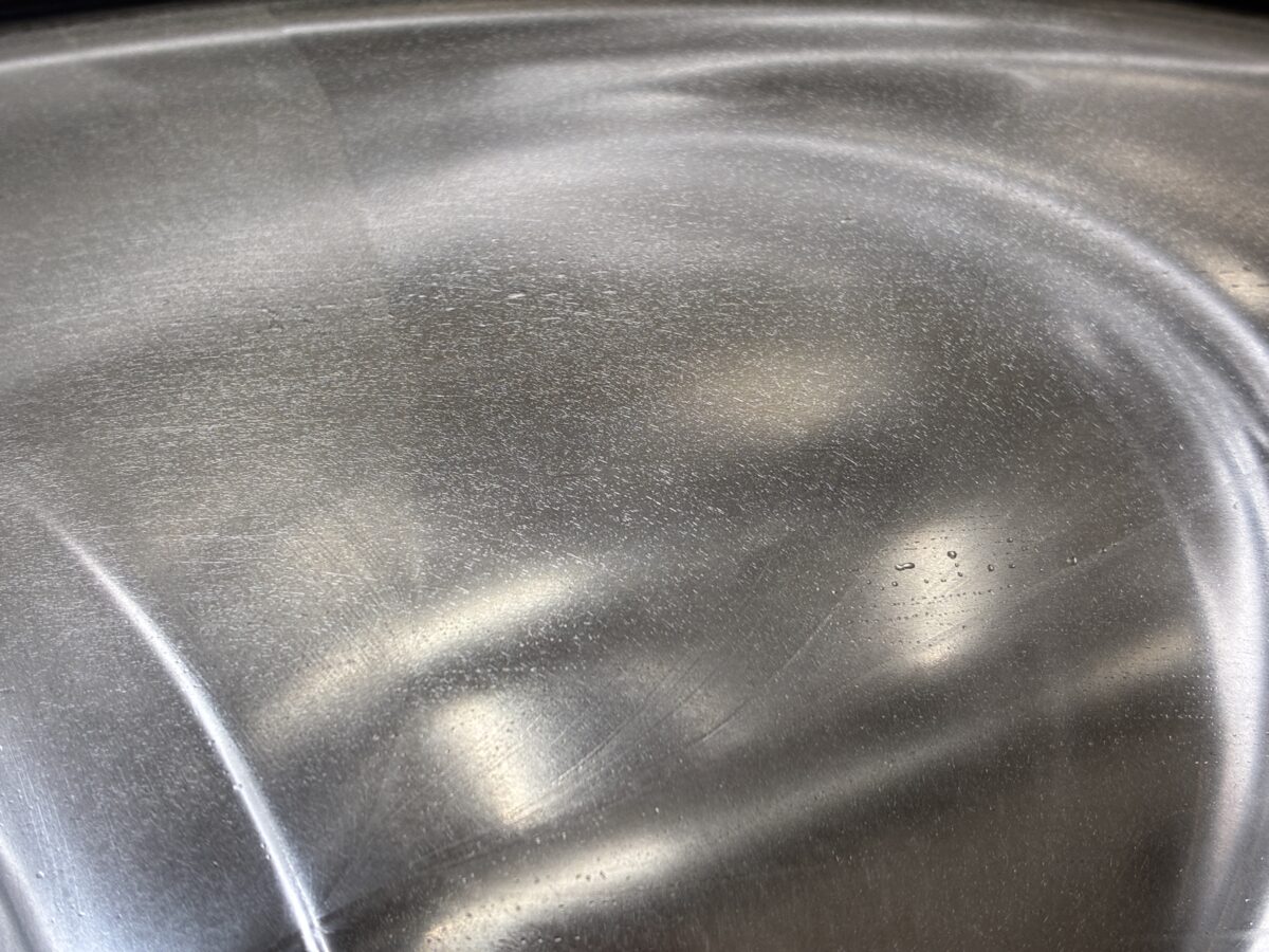 ヘッドライトのプロテクションフィルムを剥がすと・・・