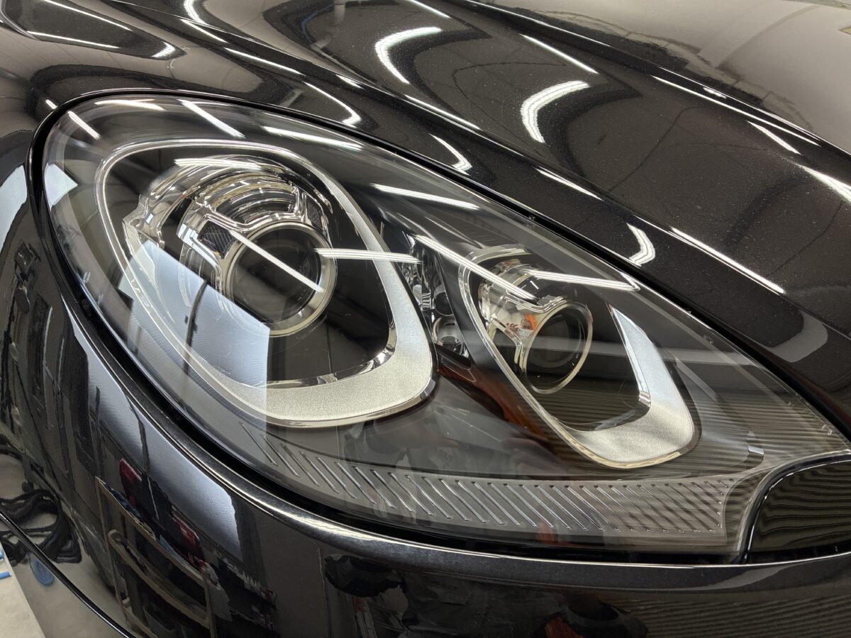 輸入車のヘッドライトリペアはお任せ下さい。