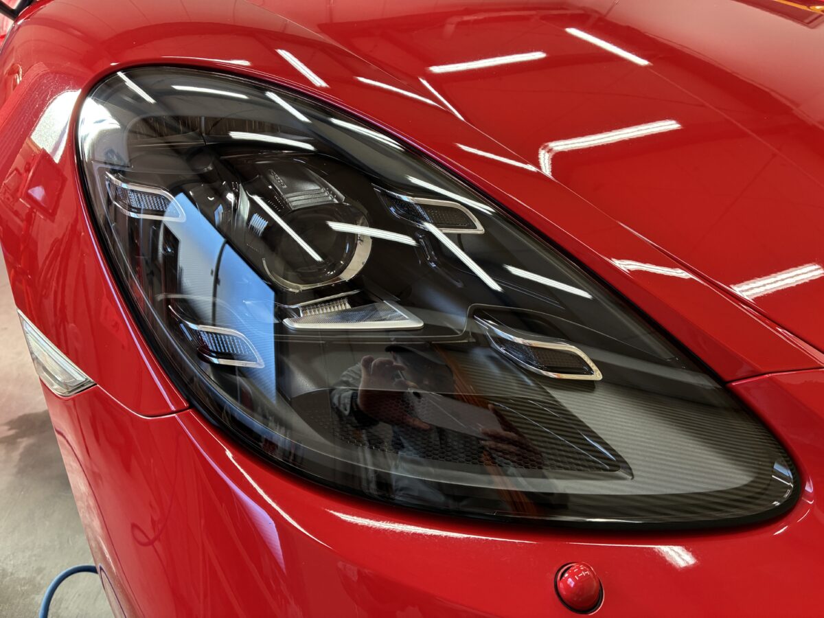 ポルシェ718ボクスターのヘッドライトリペア作業後