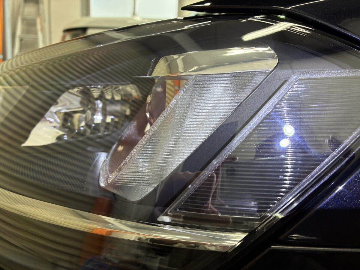 ゴルフ7　ヘッドライトリペア後にPPF施工で長期間ヘッドライトを保護