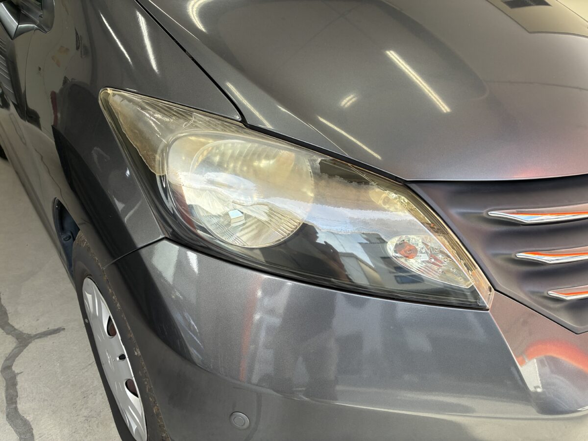 ヘッドライトクリア塗装後の剥がれ