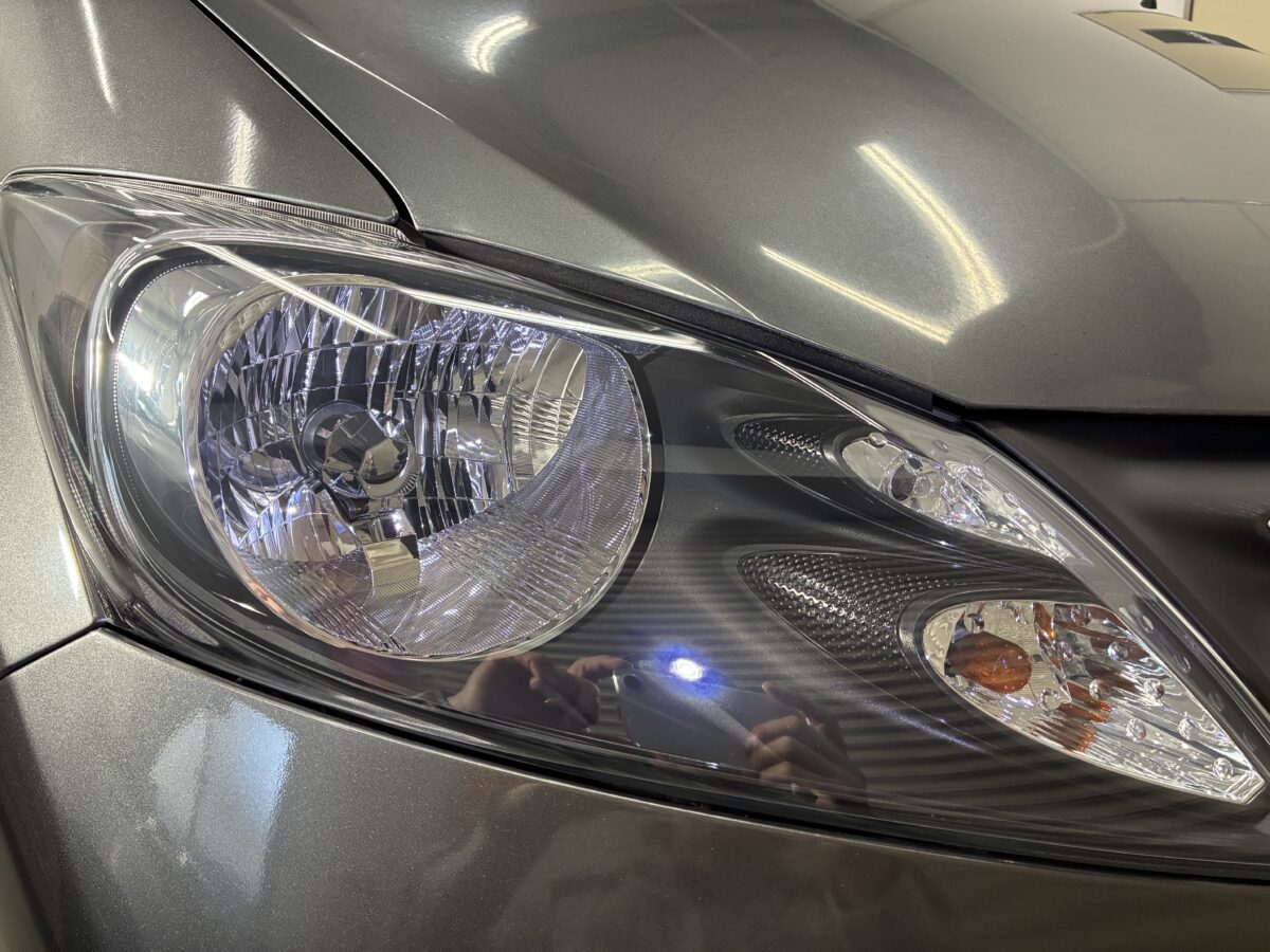 ホンダフリードのヘッドライトクリア塗装剥がれのリペア