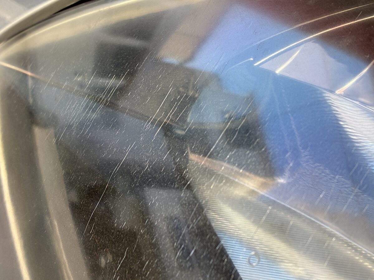 Z33　ヘッドライトにクラックが発生