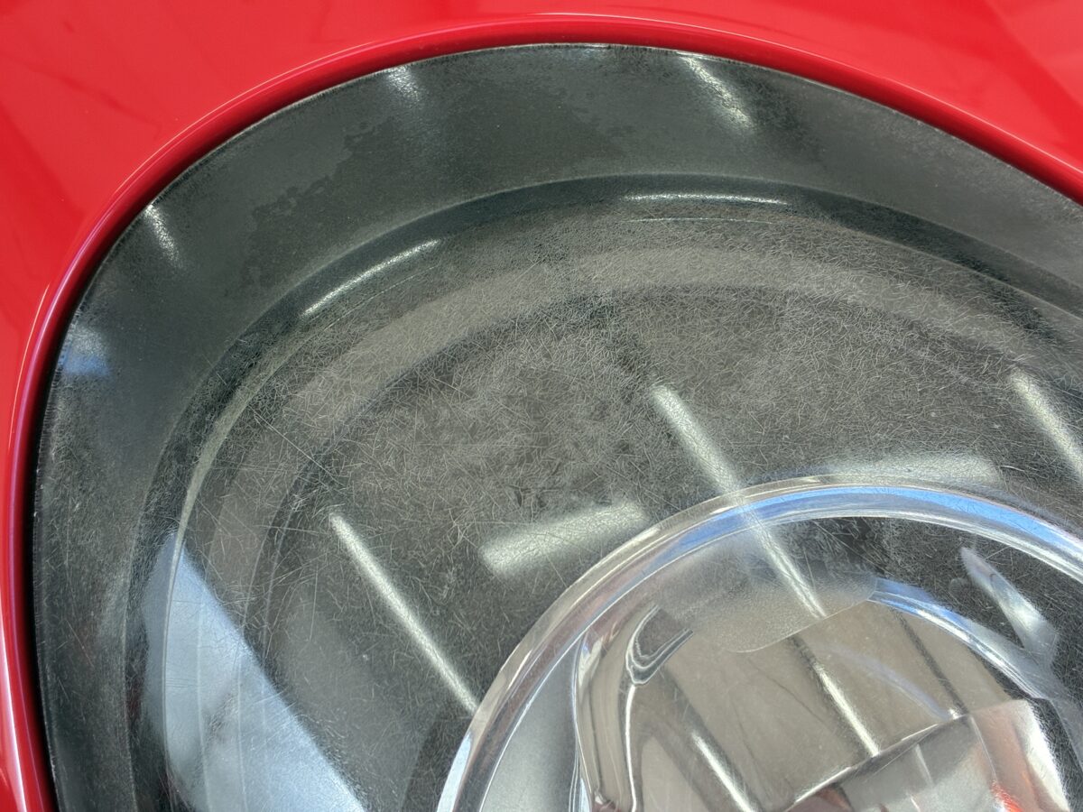ポルシェ981ケイマン　ヘッドライト磨き前の状態