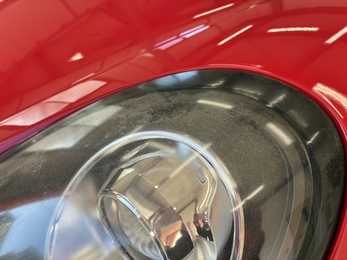 ポルシェケイマンのヘッドライトの黄ばみ