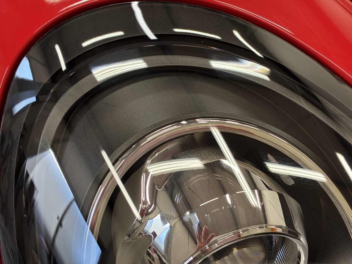 ポルシェ981ケイマン　ヘッドライトリペア後