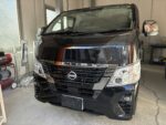 日産キャラバン　フロントガラス飛び石修理