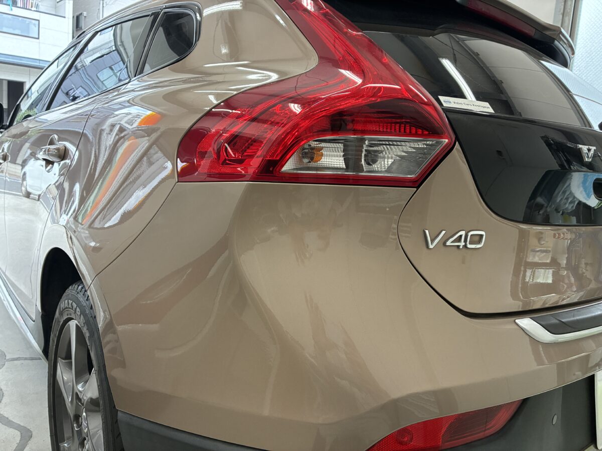 ボルボV40　ヘッドライト磨き