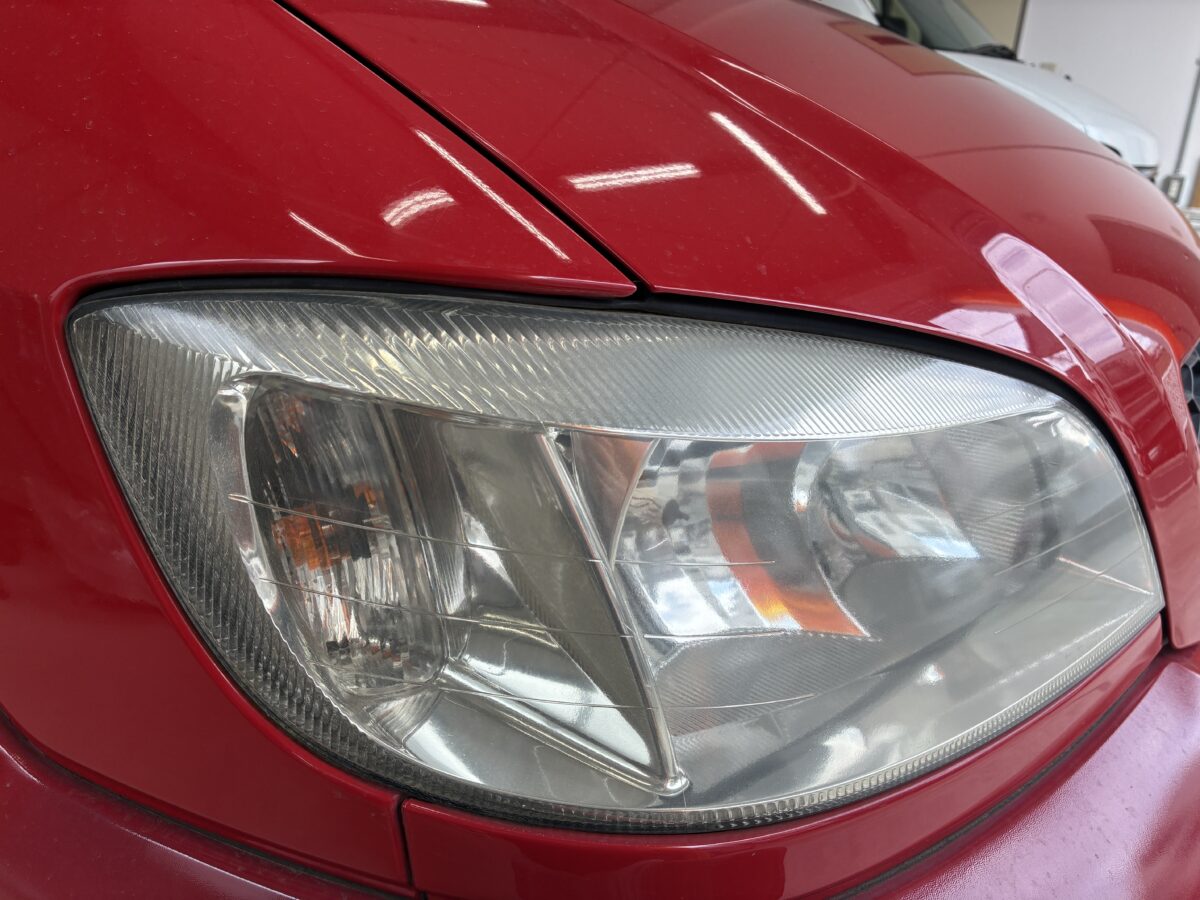 スバルトラヴィック ヘッドライトの黄ばみ