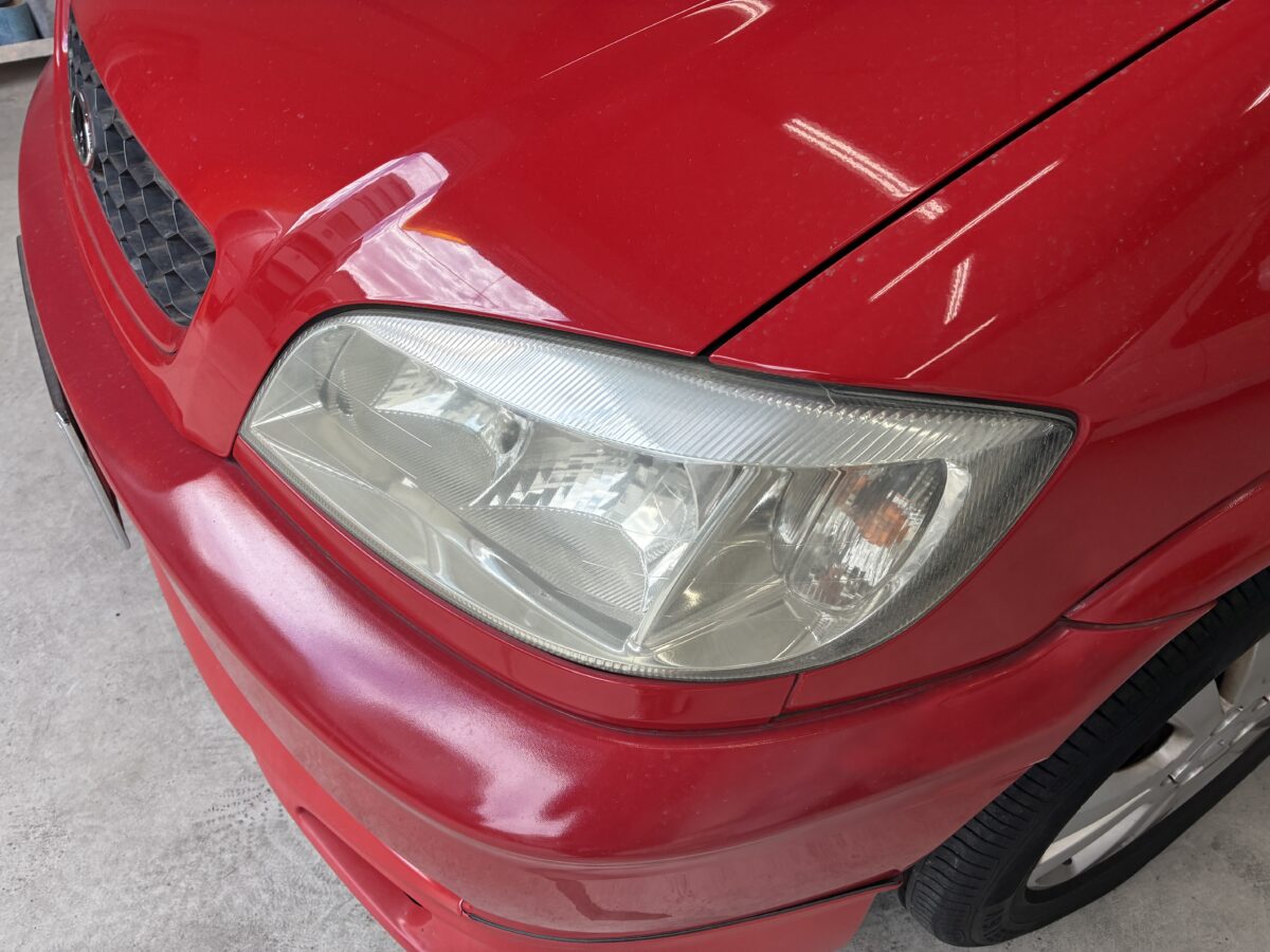 スバルトラヴィック ヘッドライトの黄ばみ除去